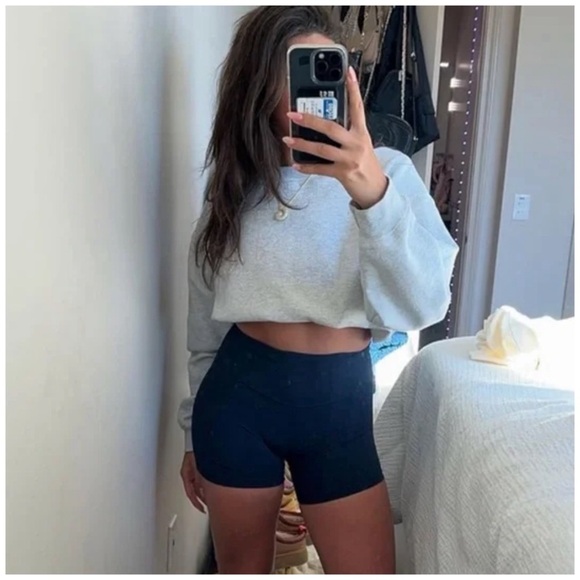 LOVESOFT • Workout Cycling Running Tights Yoga Shorts with Side Pockets - Picture 2 of 7